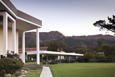 Ladera Campus image of the outside of the Barrett Center
