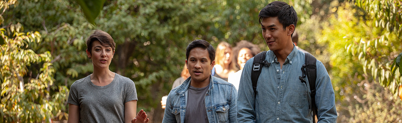 Students walking at Ladera Campus